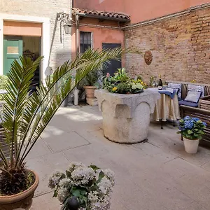 Ca' Della Corte Flats , Venice Italy